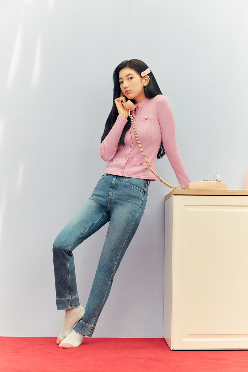 Bae Suzy for Guess 2021 FW Collection documents 16