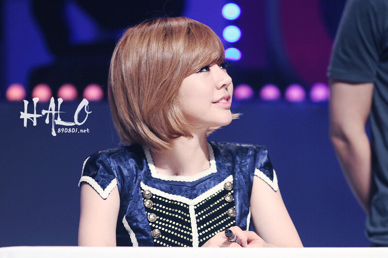 120901 Girls' Generation Sunny at LOOK Concert & Fansign documents 6