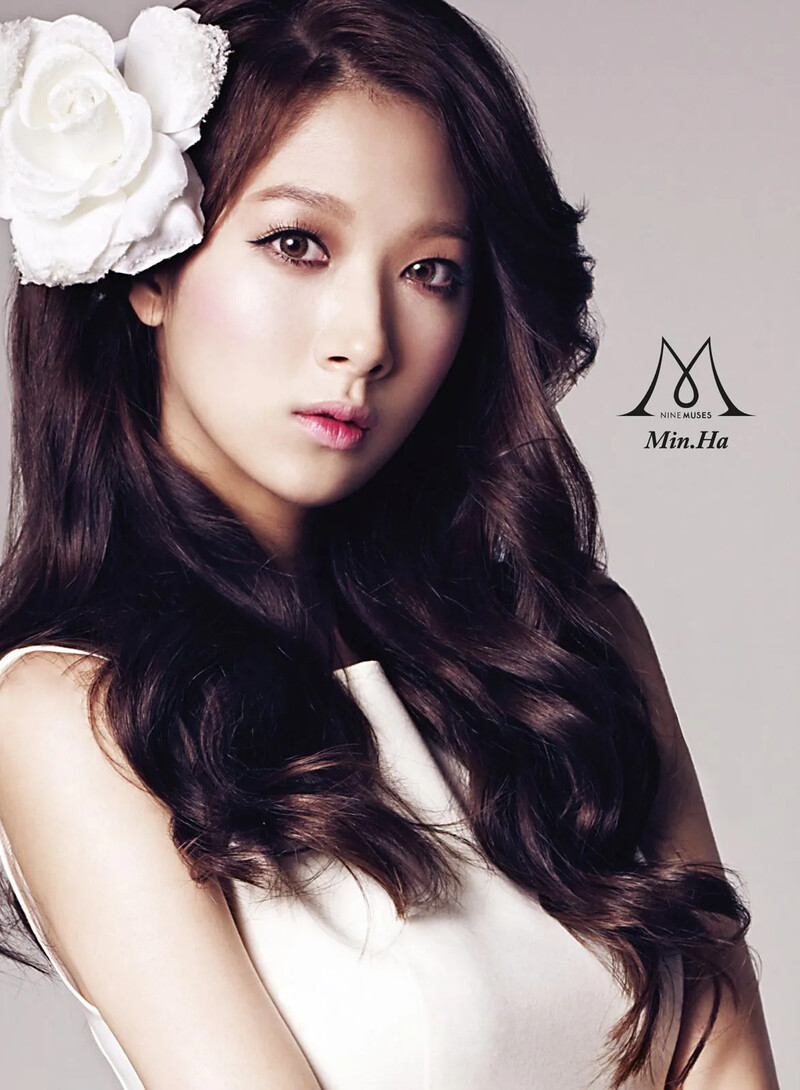 9MUSES_Minha_Dolls_promo_photo 2.jpg