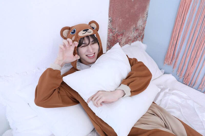 12.3.21 - [Weverse ONLY] JUST B 'Try' Animal Pajama ver. Behind-the-scenes documents 13