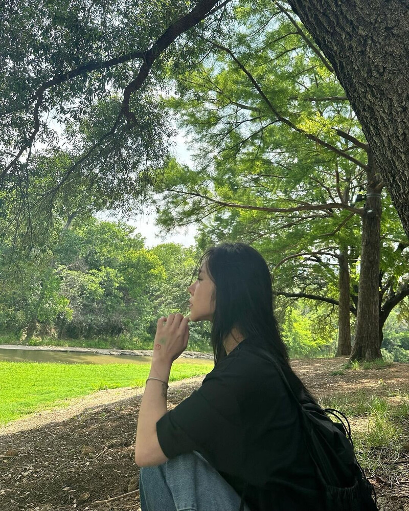 230525 Whee In Instagram Update with Moon Byul documents 6