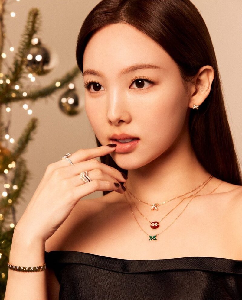 TWICE Nayeon For Chaumet 2022 documents 4