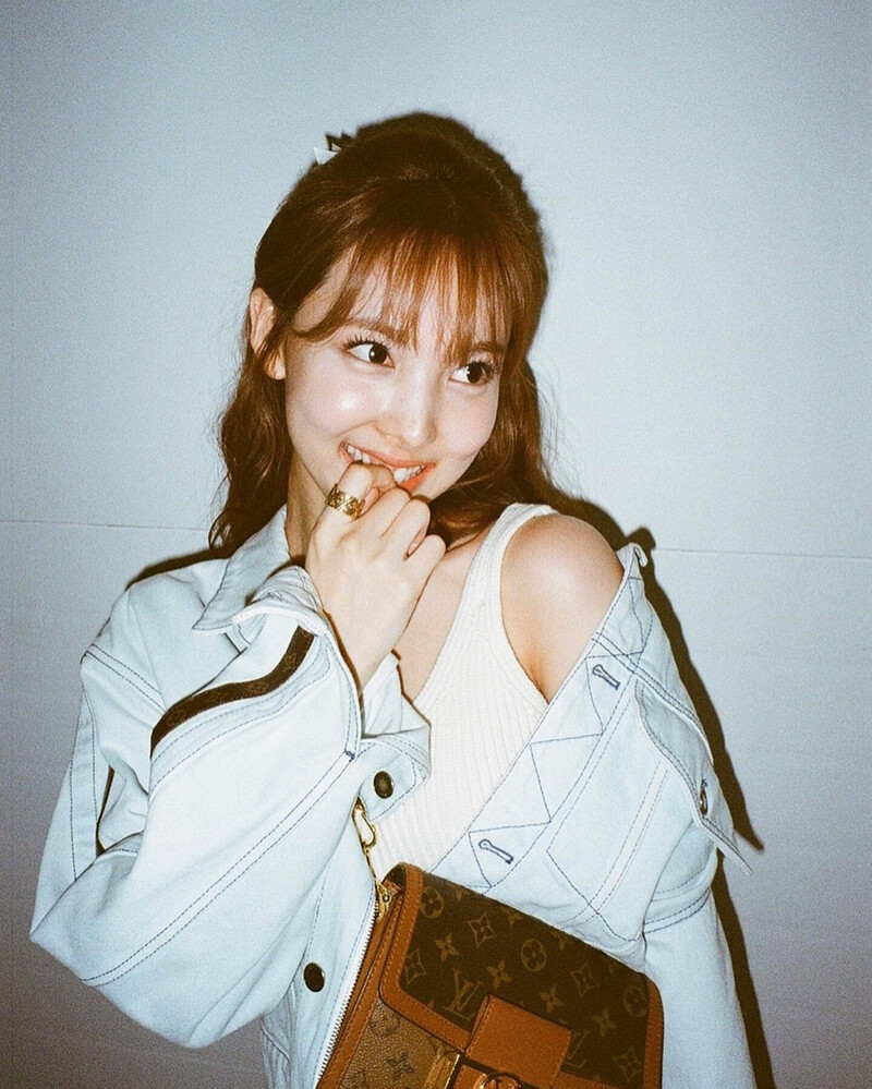 211005 TWICE Instagram Update - Nayeon documents 2