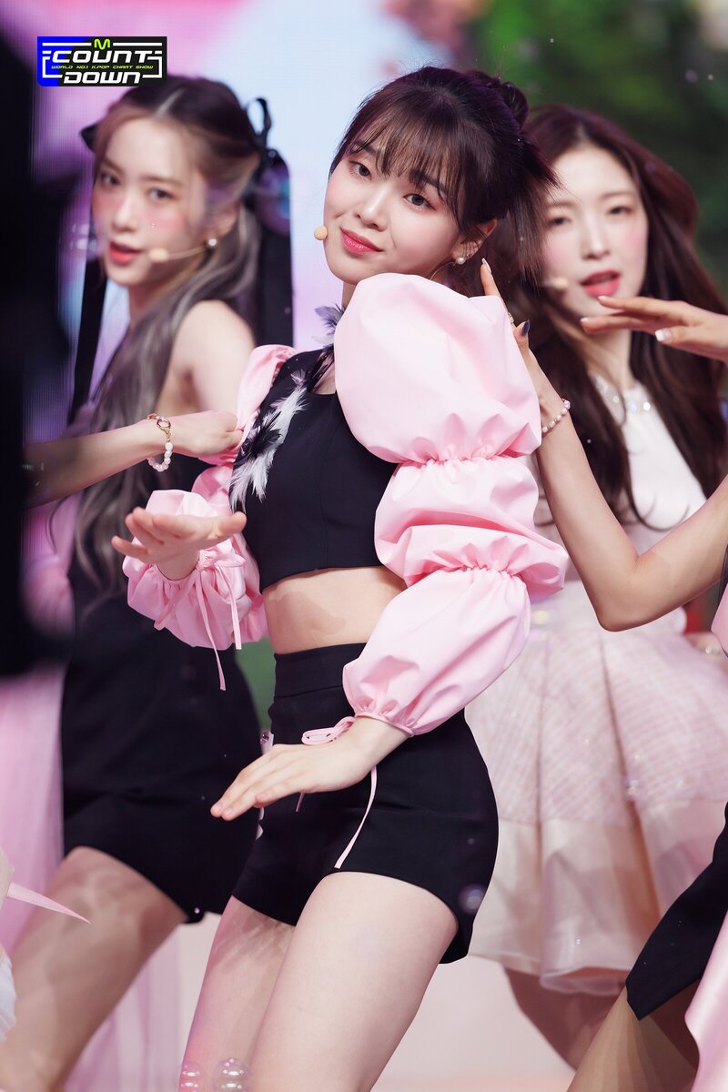 220331 OH MY GIRL - 'Real Love' at M Countdown documents 15