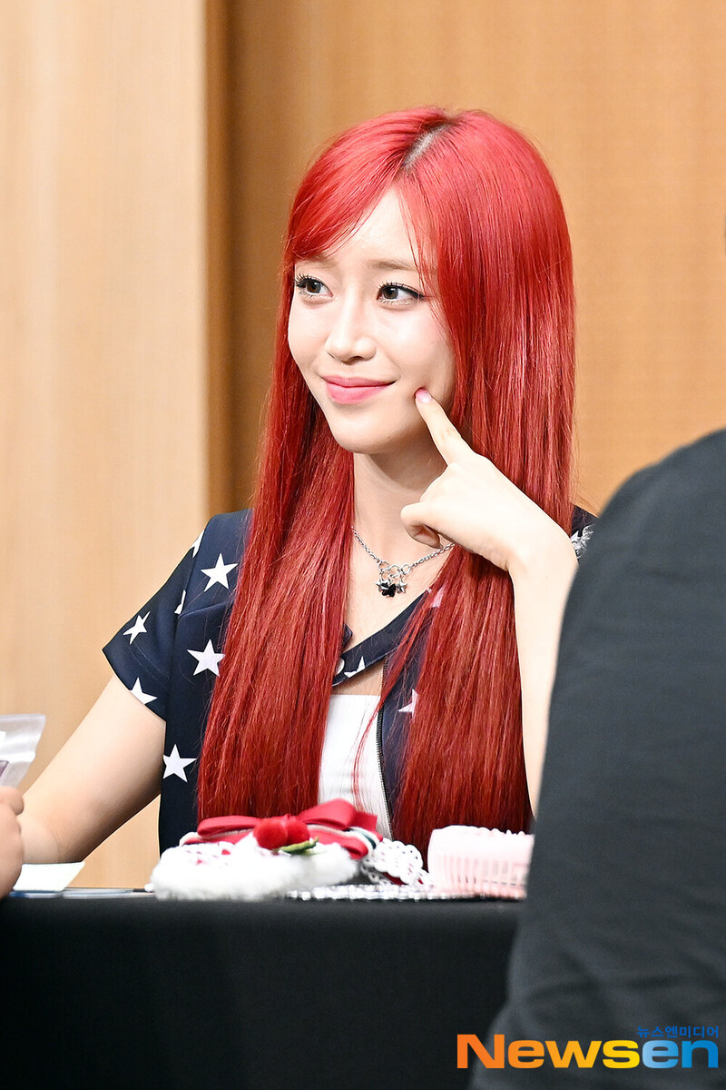 240705 STAYC Sumin - Mini Record Fansign Event documents 5