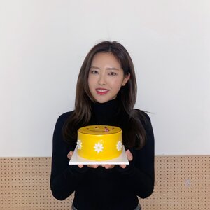 211113 LOONA Vlive Update - Happy Birthday Olivia Hye