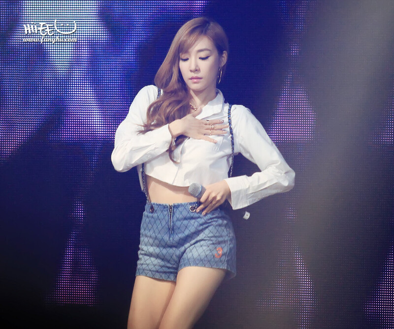 141007 Girls' Generation Tiffany at WAPOP Concert documents 6