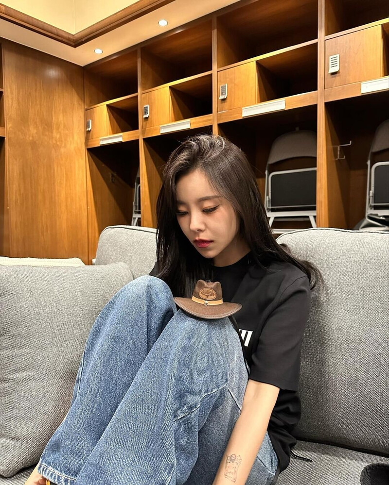 230525 Whee In Instagram Update with Moon Byul documents 4