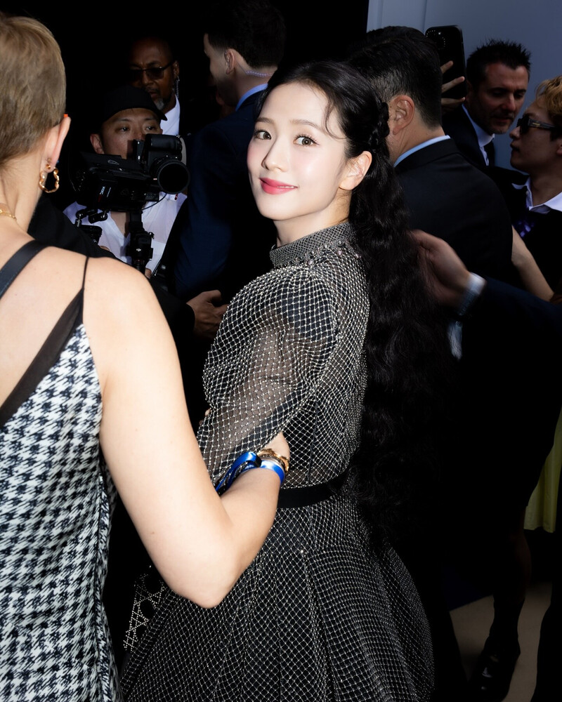 240624 - JISOO for Dior Autumn-Winter 2024-25 Show at Paris Fashion Week documents 7