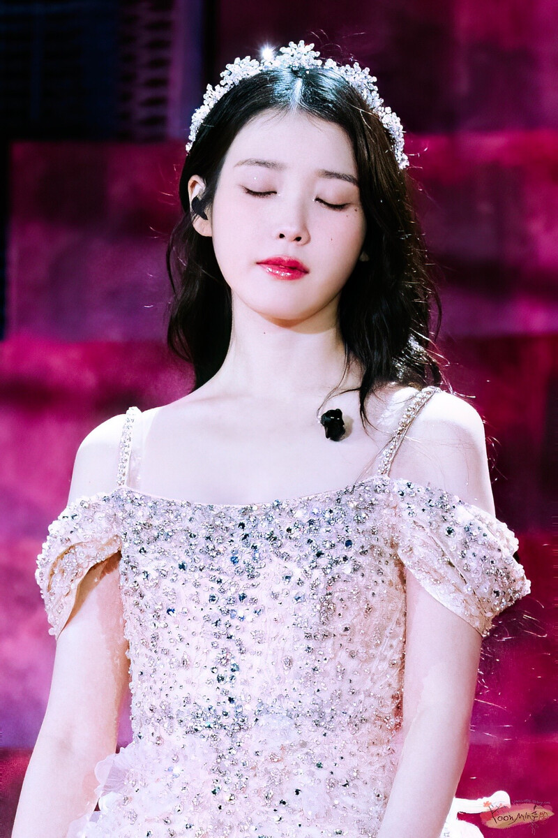 240921 IU - HEREH World Tour Concert Encore: The Winning in Seoul Day 1 documents 3