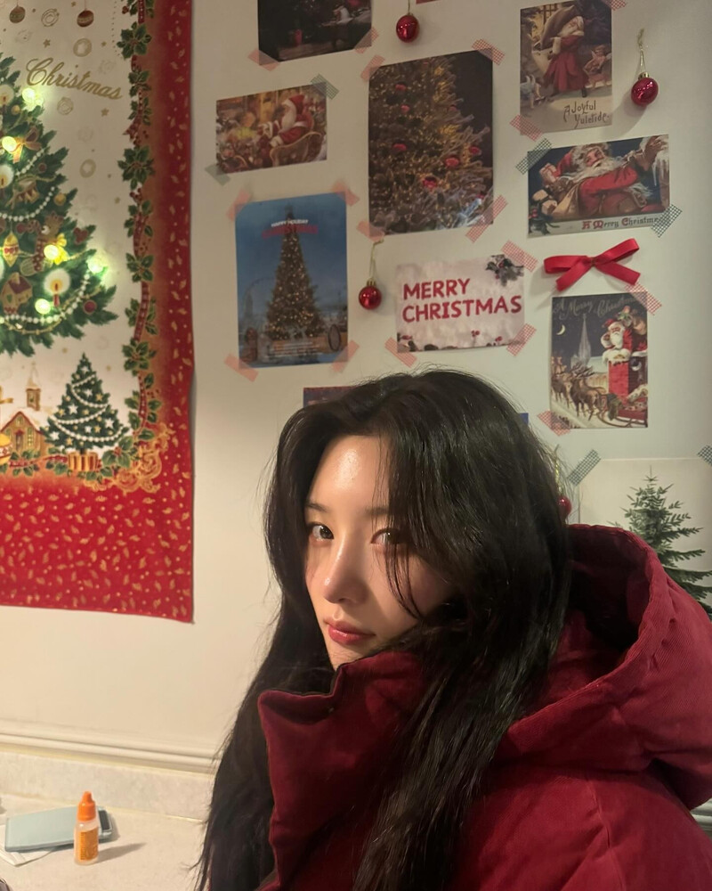 241226 Chaeyeon Instagram Update documents 4