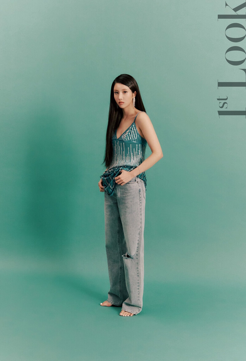 Kwon Eunbi for 1st Look Magazine Vol. 225 documents 3