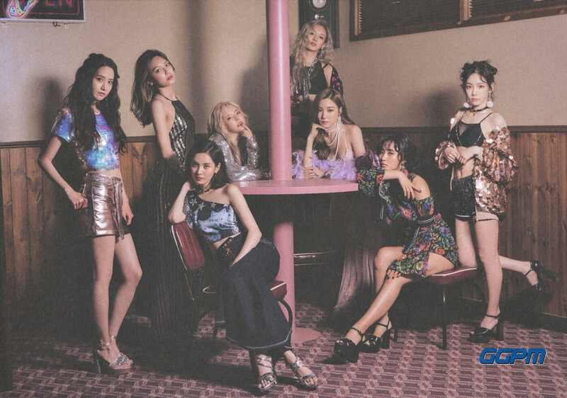 [SCANS] Girls' Generation - The 6th Album [Holiday Night] (All Night ver.) documents 1