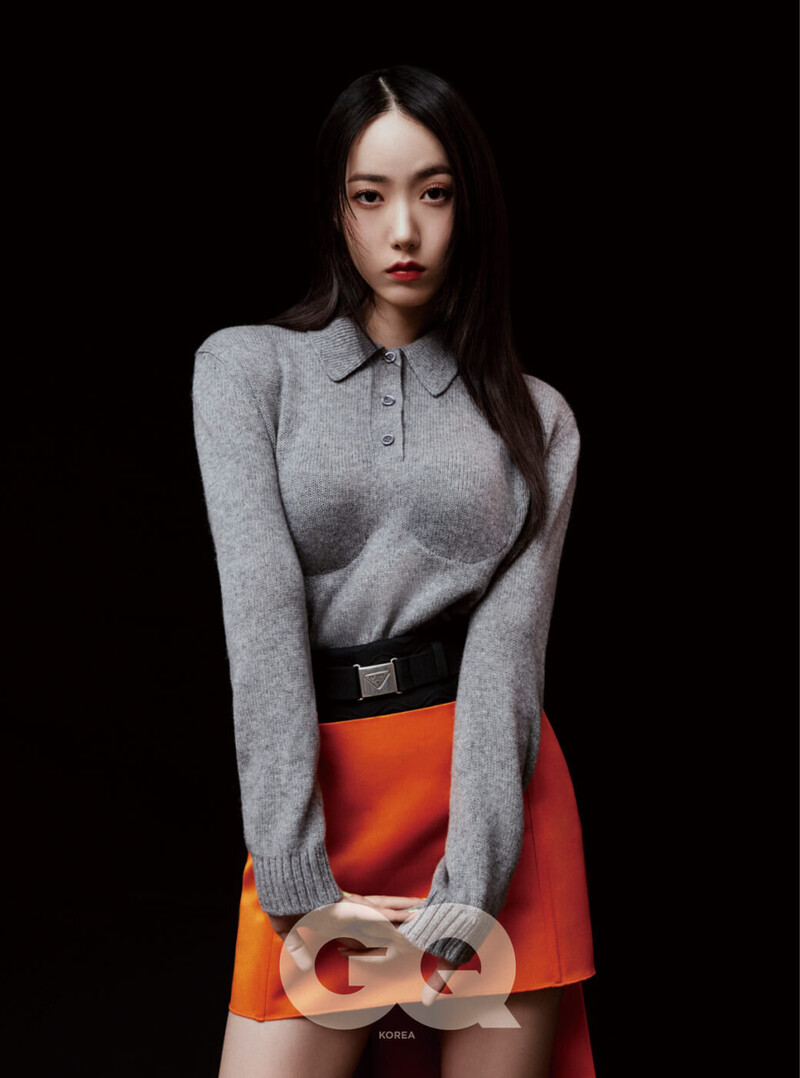 VIVIZ for GQ Korea February Issue 2022 documents 6