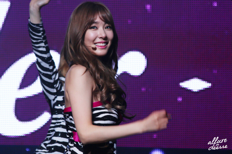 140916 Girls' Generation-TTS Tiffany at Holler Showcase documents 2