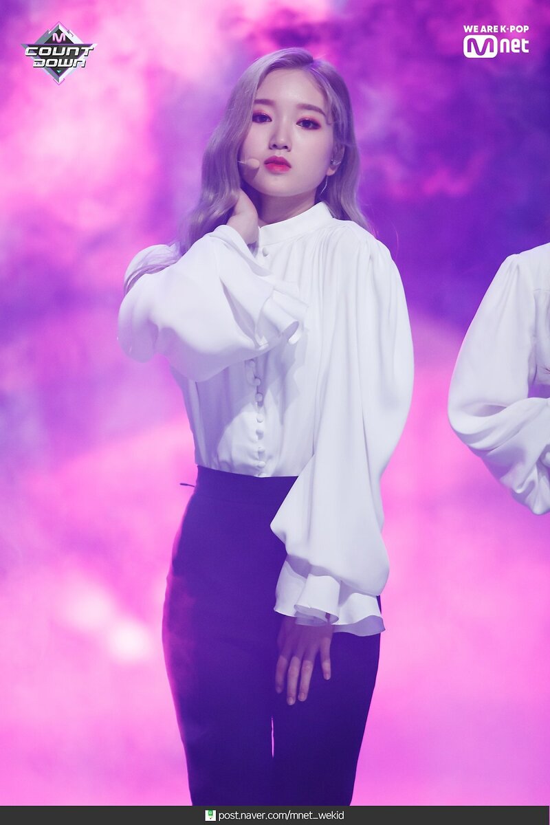 190221 LOONA - 'Butterfly' at M COUNTDOWN documents 7