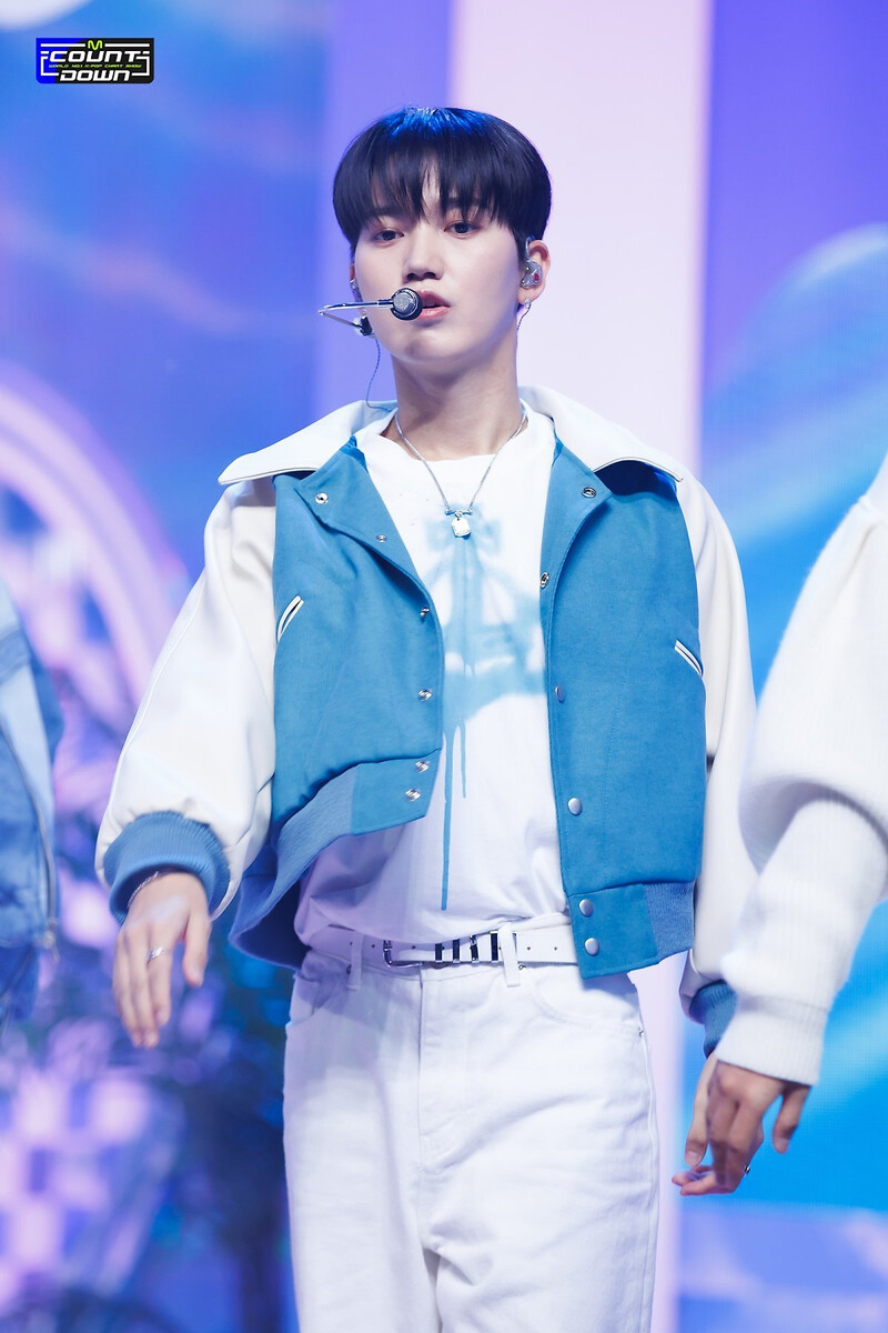 231012 ONF - 'Love Effect (바람이 분다)' at M COUNTDOWN documents 21