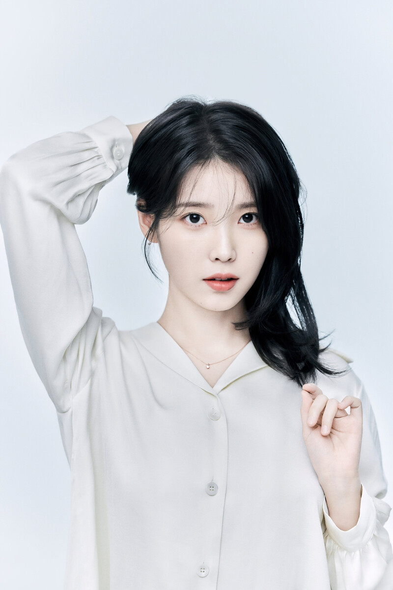 220607 IU - 'Broker' Interview Photos documents 4