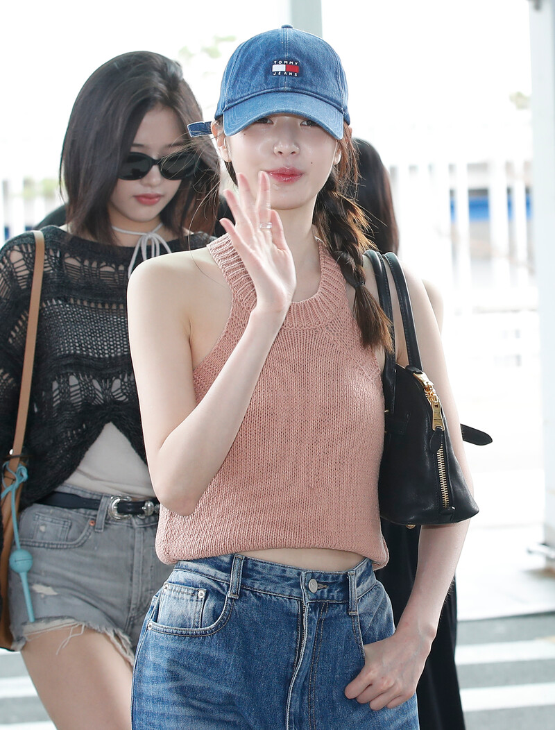 240801 IVE Wonyoung at Incheon International Airport documents 2