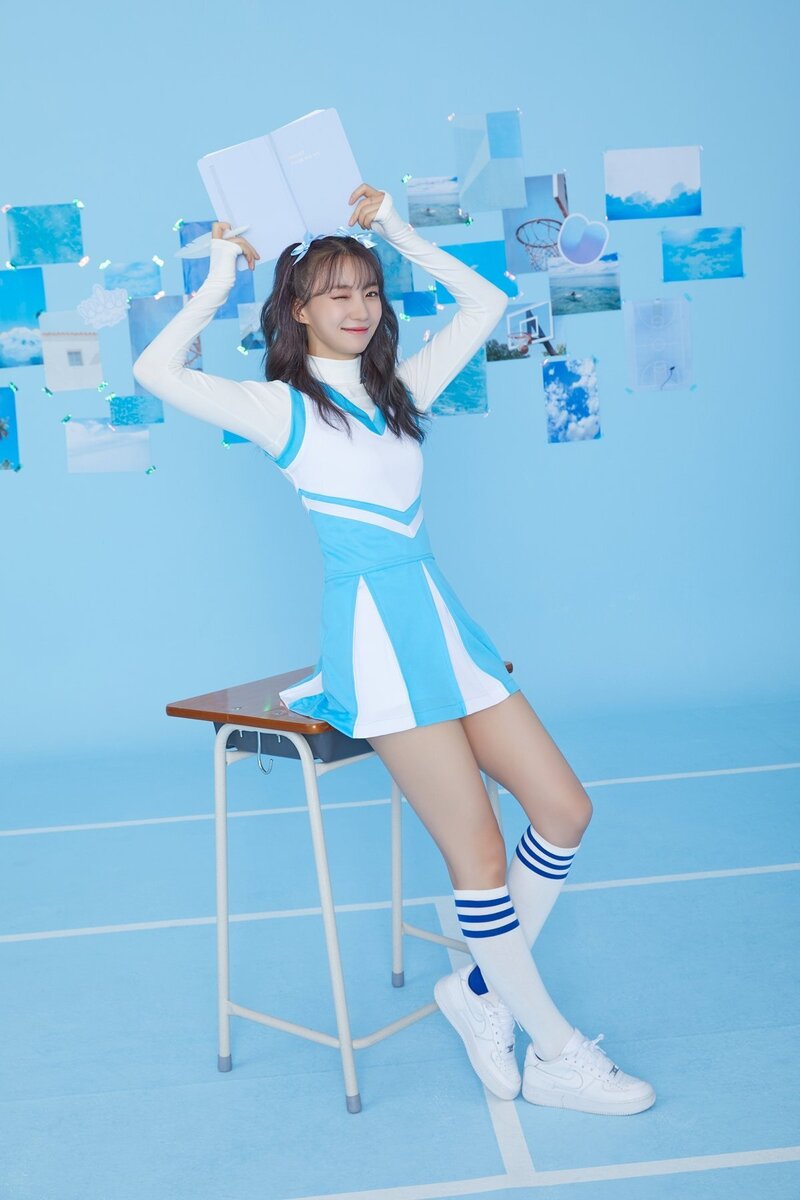 OH MY GIRL - Cute Concept 'Blizzard Blue' - Photoshoot by Universe documents 14