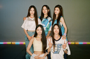 220831 M2 Twitter Update - NewJeans August Film Camera Photos