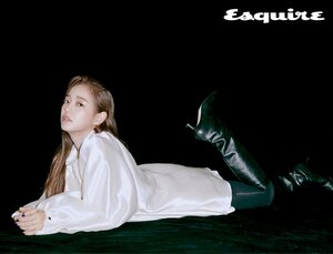 gugudan's Sejeong for ESQUIRE Janaury 2020 issue