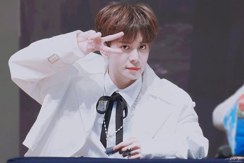 180121 Block B Kyung at Re:MONTAGE fansign documents 2