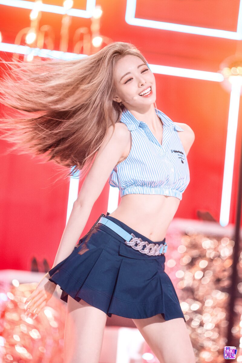 220717 ITZY Yuna - Sneakers at SBS Inkigayo documents 7