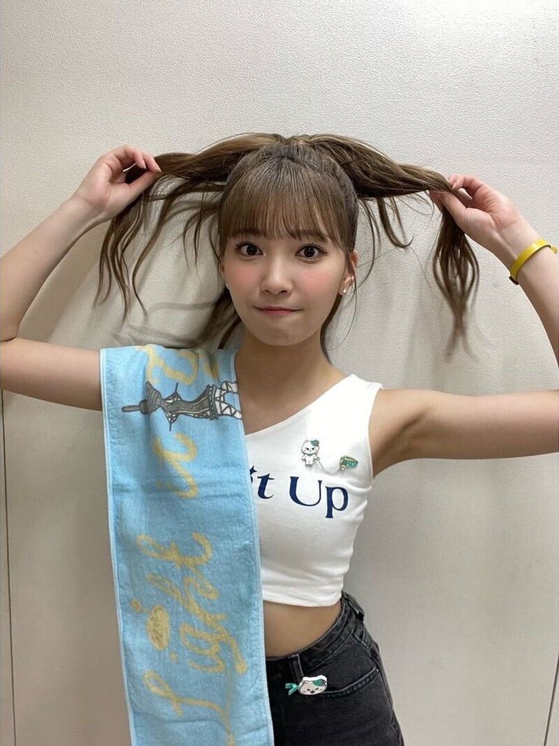 220914 - NiziU Instagram Update: Mayuka documents 1