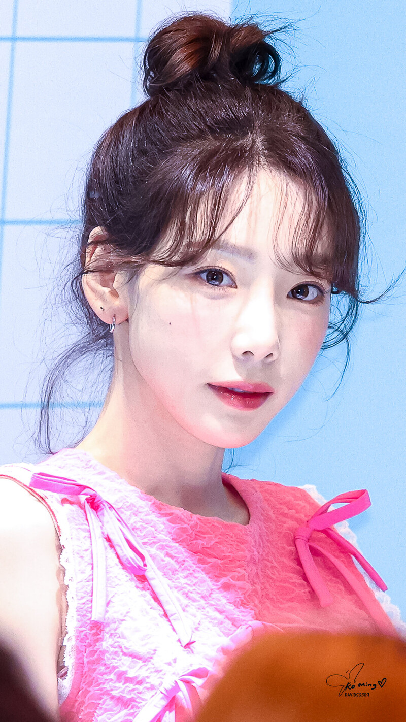 230330 Taeyeon - Benefit Pop-up Store Event documents 23