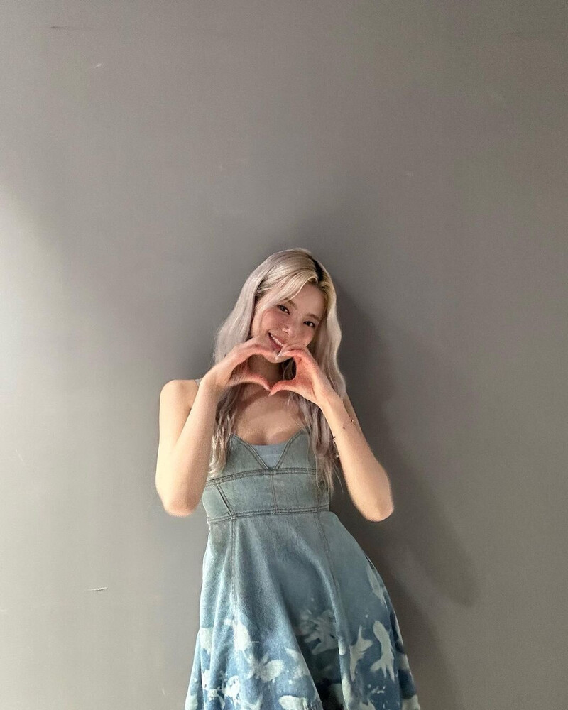 230619 - ITZY Lia Instagram Update documents 15