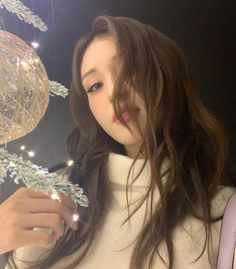 241223 Somi Instagram Update documents 8