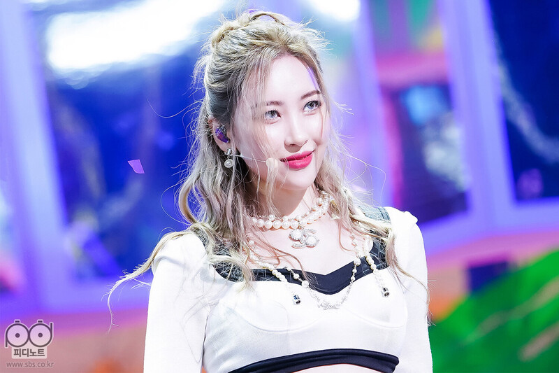 210808 Sunmi - 'You can't sit with us' + 'SUNNY' at Inkigayo documents 11