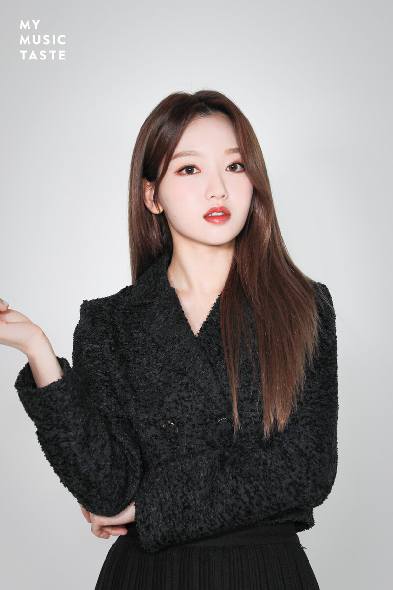 LOONA ON WAVE [&] Promotion Photos by MyMusicTaste documents 8