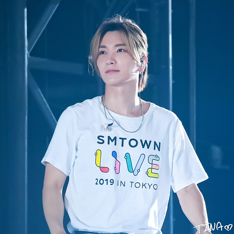 190804 Leeteuk at SMTOWN in Tokyo documents 1