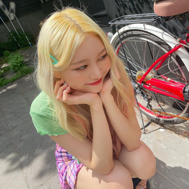 210717 MOMOLAND Jane Instagram Update documents 5