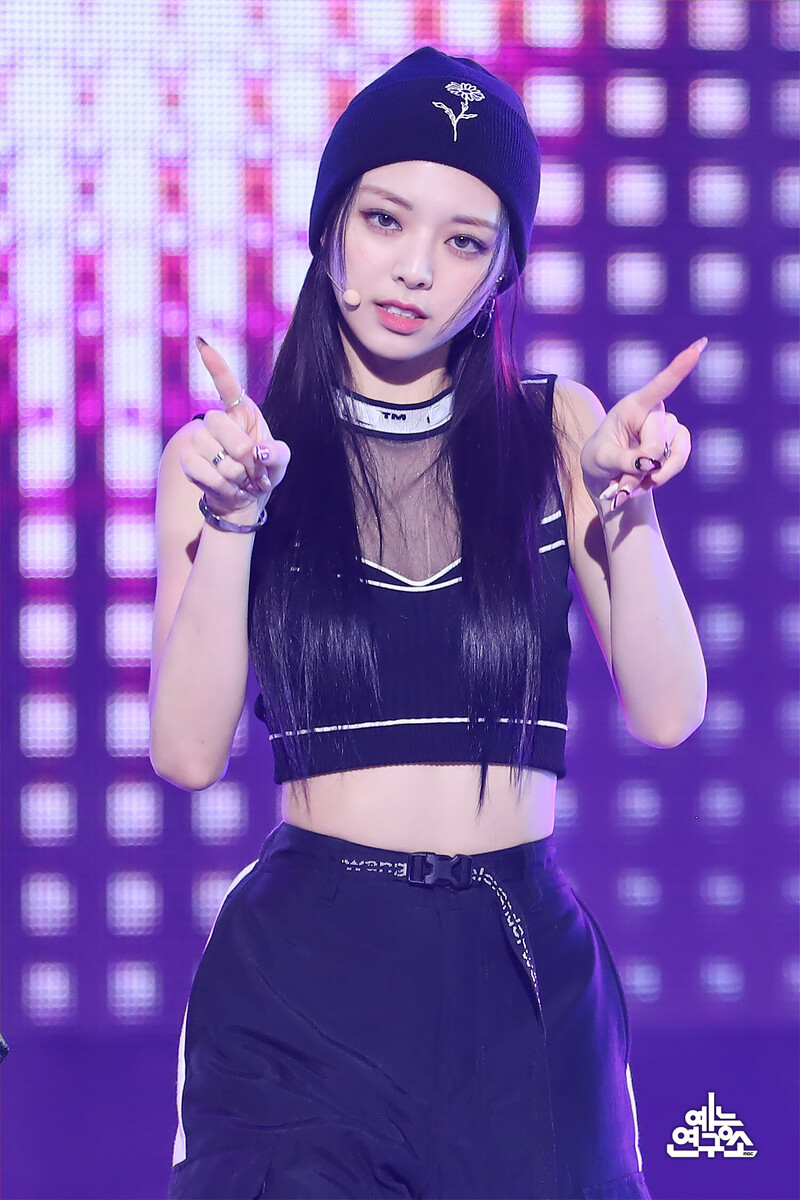 211016 ITZY - 'SWIPE' at Music Core documents 10