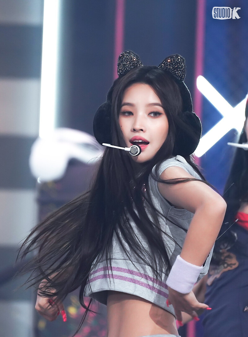 230519 (G)I-DLE Soyeon - ‘Queencard’ at Music Bank documents 3