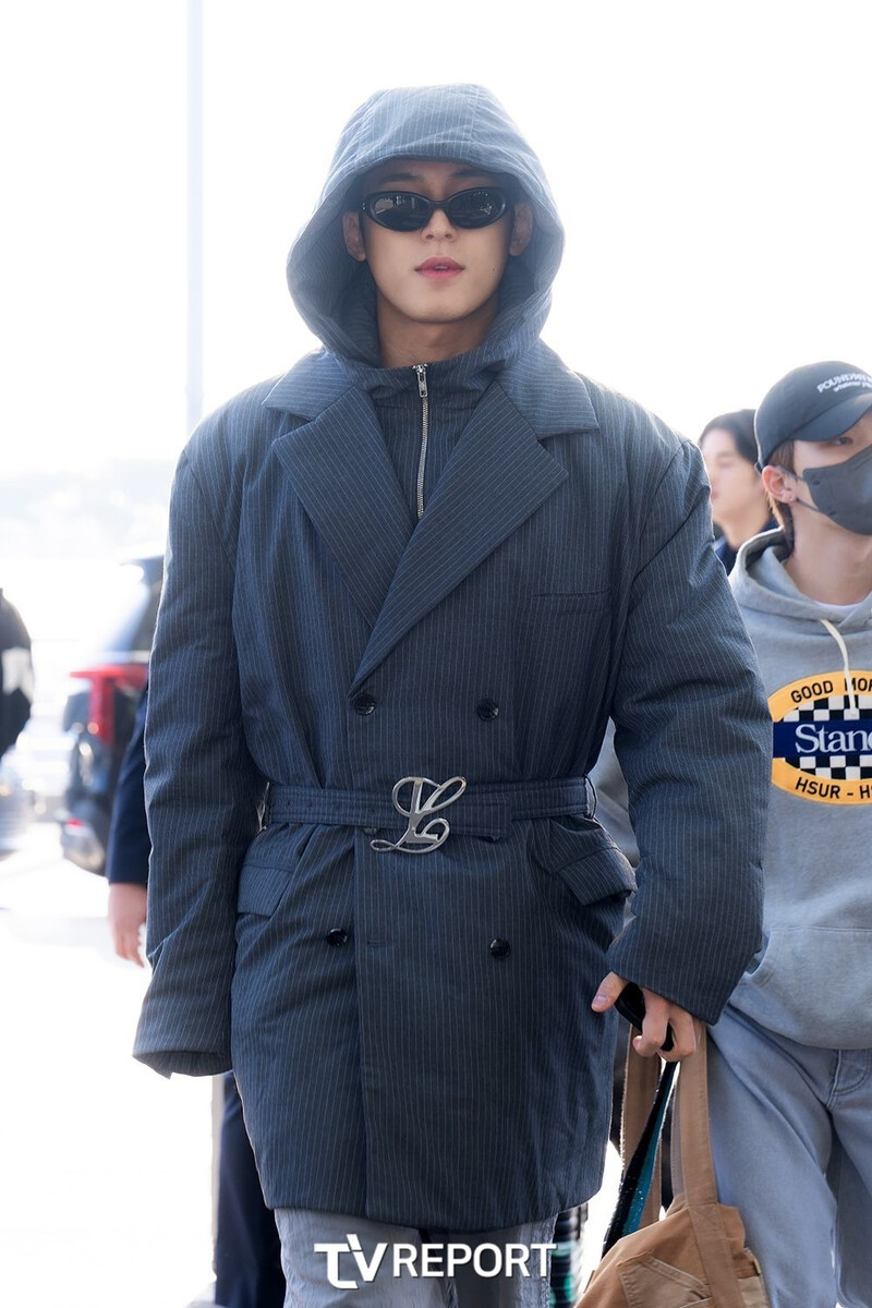 241211 Seventeen Mingyu at Incheon international airport documents 6