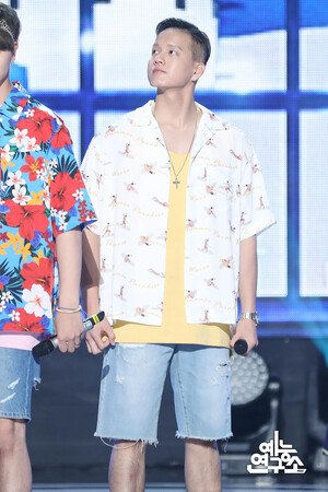 Peniel - Show! Music Core Official Photo‬