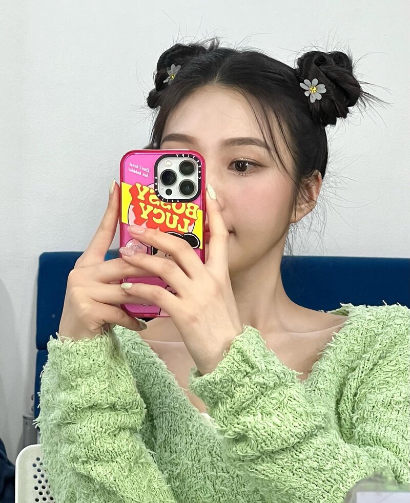 220327 Red Velvet Joy Instagram Update documents 4