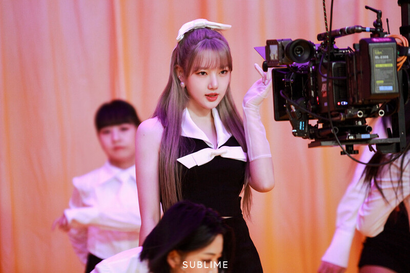 220608 SAA Naver update - Yerin 'ARIA' MV Behind documents 6