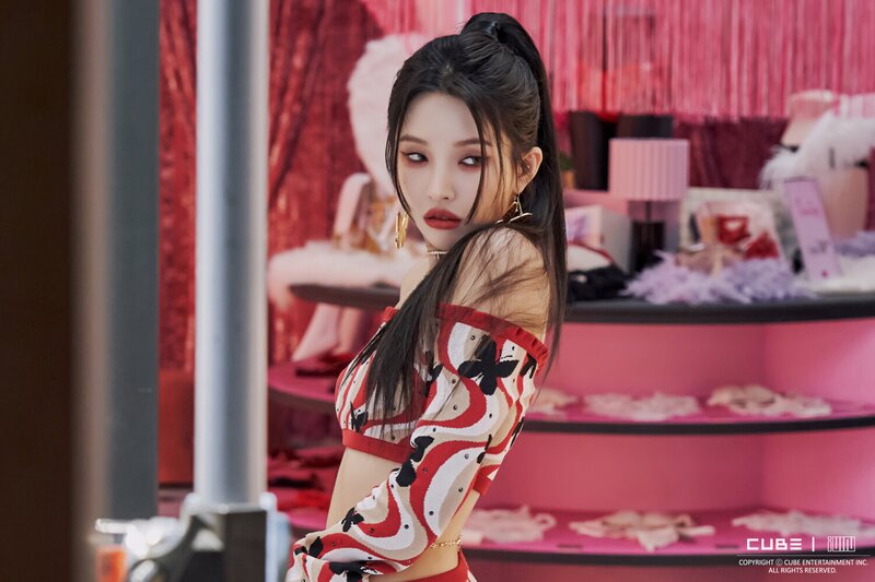 230530 Cube Naver Post - (G)I-DLE 'Queencard' MV Behind documents 12