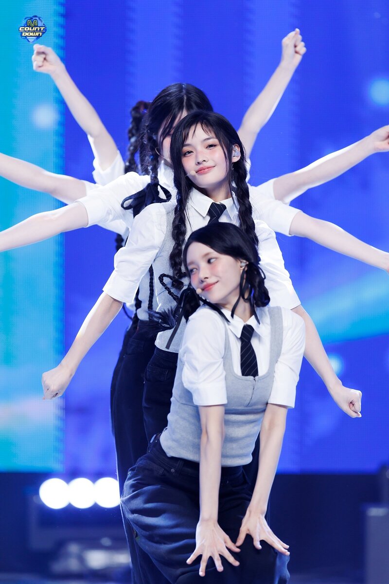 240328 ILLIT Iroha - 'Magnetic' and 'My World' at M Countdown documents 13