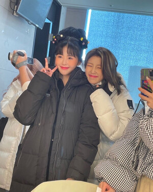 211219 PIXY Instagram Update - Satbyeol & Dia