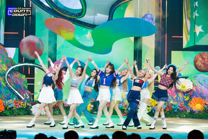 220623 Kep1er - 'UP!' at M Countdown