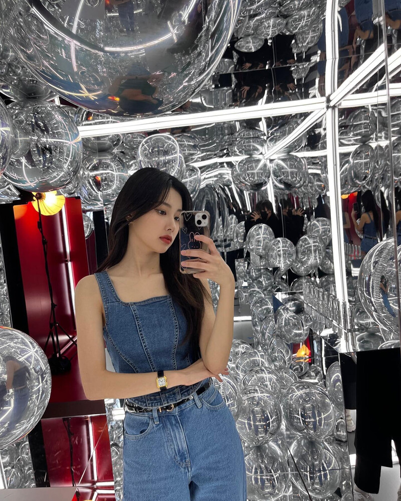 220329 Kang Hyewon Instagram Update documents 3