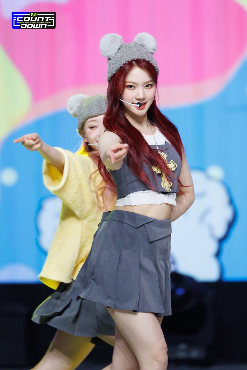 230302 STAYC Isa 'Teddy Bear' at M Countdown documents 2