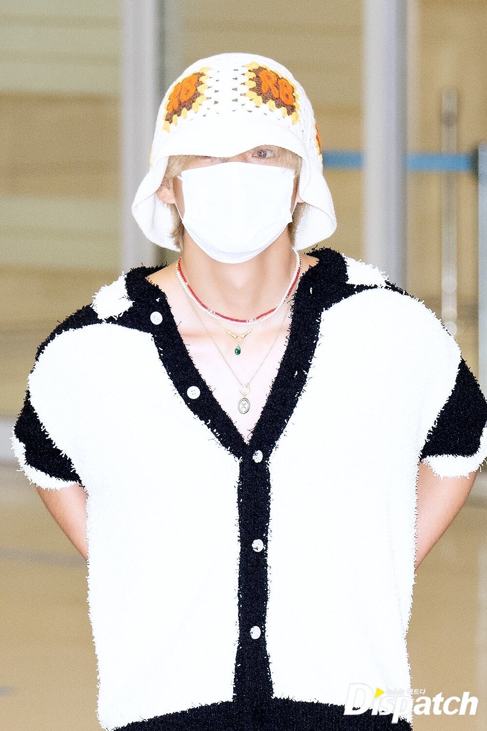 BTS's V Rocks An Exclusive, Unreleased Outfit From Louis Vuitton At The  Airport