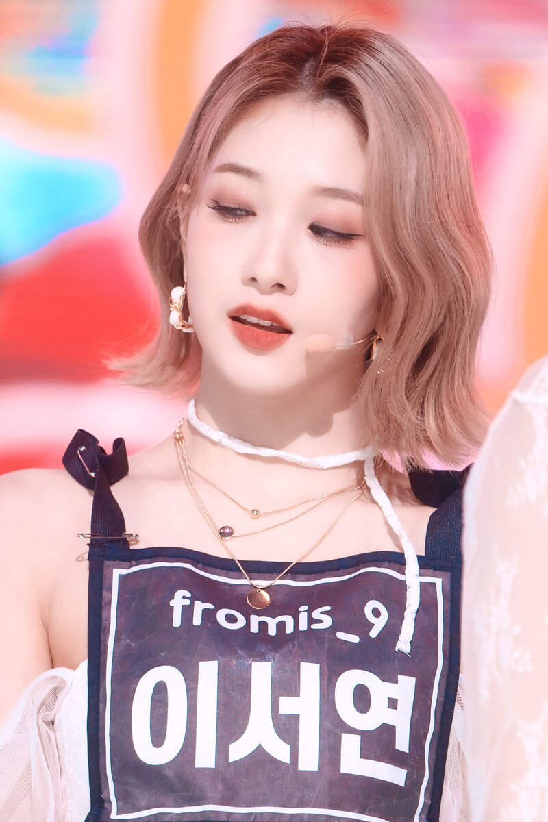 220123 fromis_9 Seoyeon - 'DM' at Inkigayo documents 6